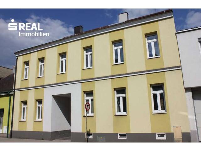 Immobilie in Amstetten - Haus mit 4 Wohnungen in zentrumsnaher Lage von Amstetten - Bild 1