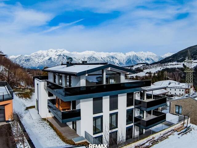 Immobilie in Schönberg im Stubaital - Erstbezug: 360°-Bergpanorama auf ca. 136 m² Dachterrasse - Wohnen auf höchstem Niveau im Penthouse der Superlative - Bild 1