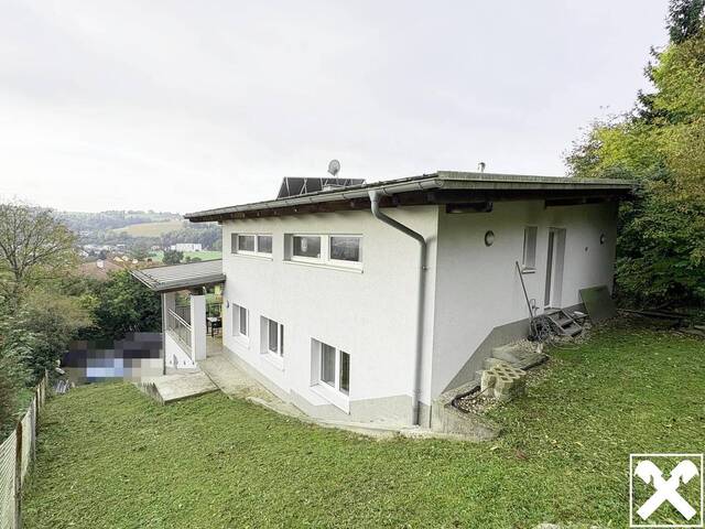 Immobilie in Schlüßlberg - Modernes, saniertes Einfamilienhaus mit Weitblick nahe Grieskirchen - Bild 0