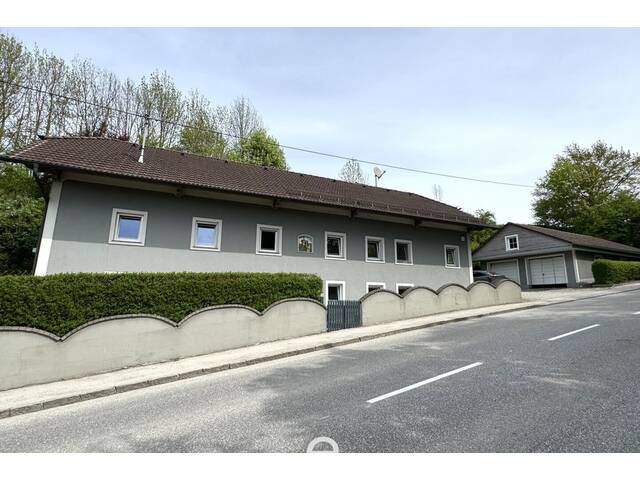 Immobilie in Steinerkirchen an der Traun - Großzügiges Einfamilienhaus mit XXL-Doppelgarage & viel Potential in Steinerkirchen an der Traun - Bild 3