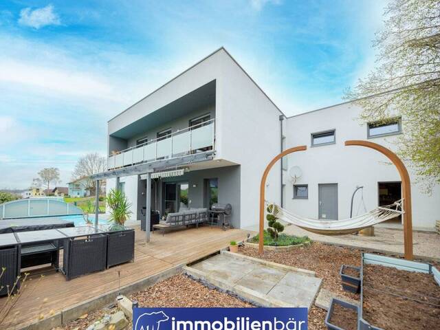 Immobilie in Peuerbach - Exklusives Haus im Grünen in Peuerbach/Bruck - Stilvolles Wohnen mit Pool & hochwertiger Ausstattung - Bild 0