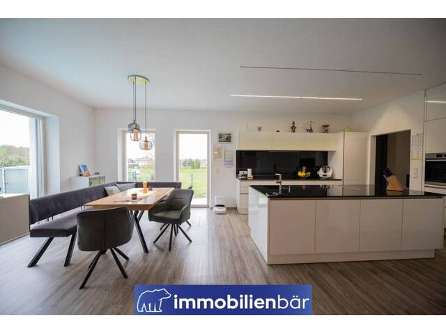 Immobilie in Peuerbach - Exklusives Haus im Grünen in Peuerbach/Bruck - Stilvolles Wohnen mit Pool & hochwertiger Ausstattung - Bild 2