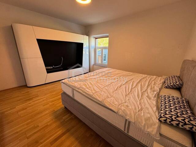 Immobilie in Leoben - Altbauwohnung mit klassischer Raumstruktur und großer Terrasse - zentrale Lage - Bild 0