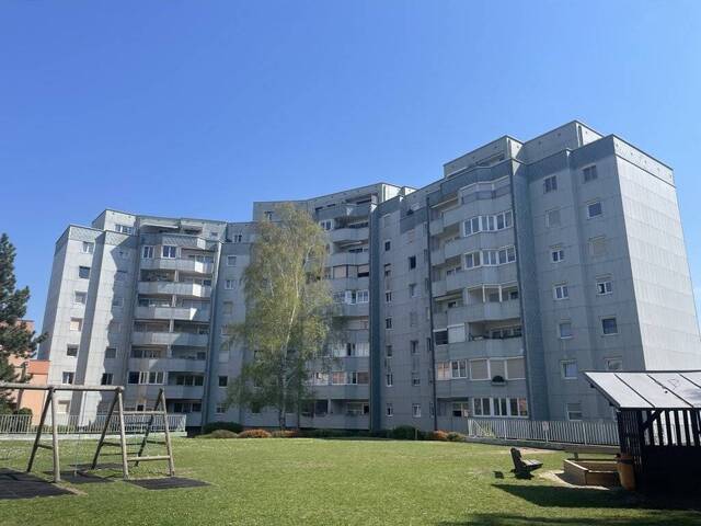 Immobilie in Asten - 4-ZIMMER-WOHNUNG MIT LOGGIA UND TIEFGARAGENSTELLPLATZ - Bild 4