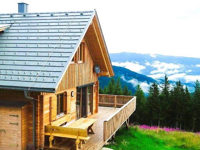 Immobilie in Bad St. Leonhard im Lavanttal - Ski-in-Ski out für die Familie- Chalet mit Alpenfeeling pur auf 1.500 Metern Seehöhe am 9462 Klippitztörl- Komfort, Ruhe & Rendite vereint Über 200 Tage jährliche Vermietbarkeit möglich! - Bild 0
