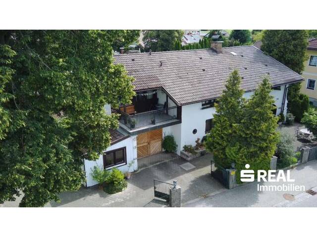 Immobilie in Burgkirchen - Großzügiges Einfamilienhaus mit großem Garten & Teilungsmöglichkeit in 5274 Burgkirchen - Bild 0