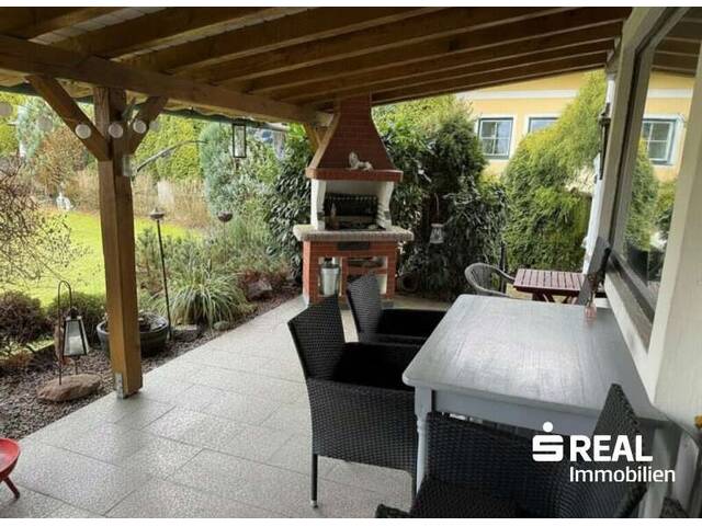 Immobilie in Burgkirchen - Großzügiges Einfamilienhaus mit großem Garten & Teilungsmöglichkeit in 5274 Burgkirchen - Bild 3