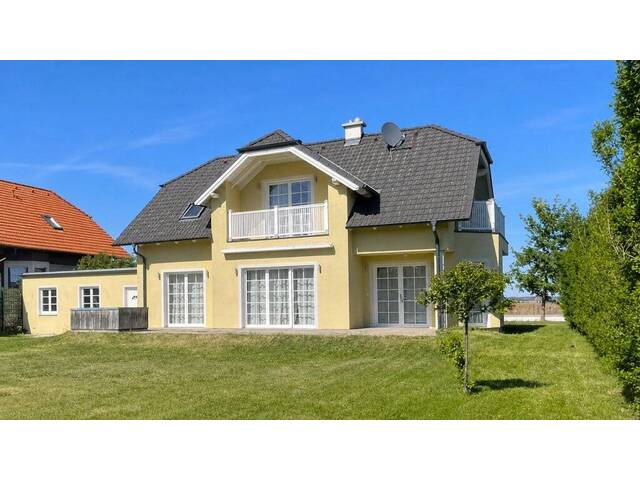Immobilie in Weikersdorf am Steinfelde - Familientraum in Weikersdorf am Steinfeld: 6 Zimmer, Garten und Sauna warten auf Sie! - Bild 0