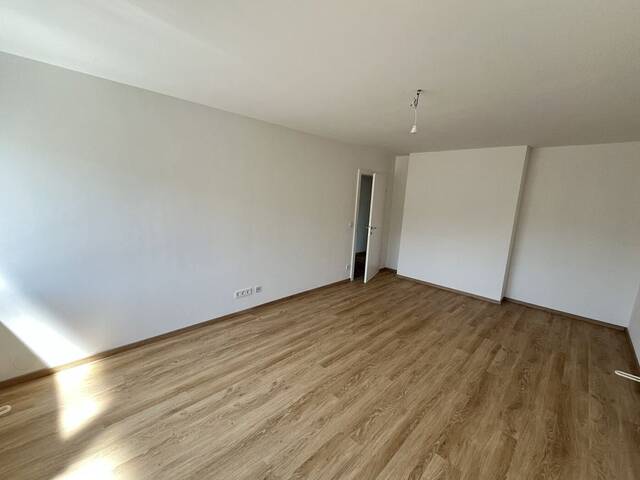 Immobilie in Pöls-Oberkurzheim - ++ Geräumige Eigentumswohnung mit Balkon und Garage - voll saniert! ++ - Bild 1
