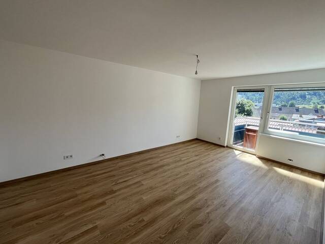 Immobilie in Pöls-Oberkurzheim - ++ Geräumige Eigentumswohnung mit Balkon und Garage - voll saniert! ++ - Bild 2