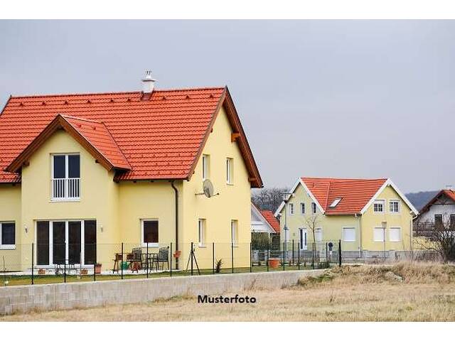 Immobilie in Eichgraben - Einfamilienhaus im Rohbau mit Doppelgarage und herrlichem Ausblick – viel Potenzial - Bild 0