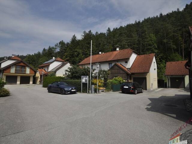 Immobilie in Hohenberg - Wohnen wie im Urlaub - Wunderschöne Doppelhaushälfte mit gepflegten Garten in Hohenberg - Bild 1