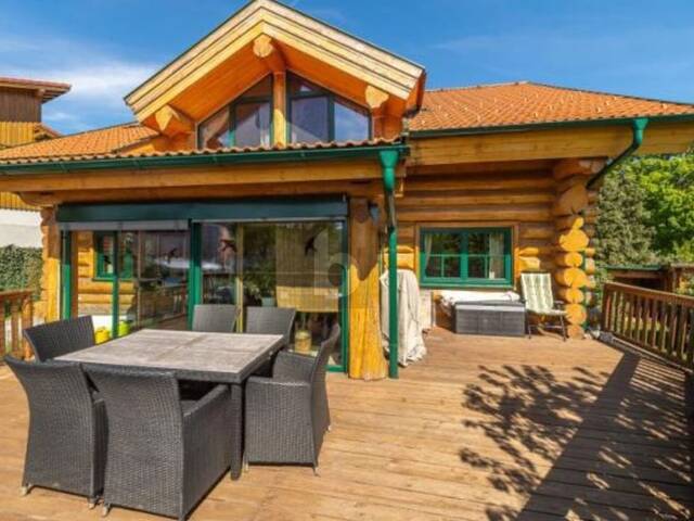 Immobilie in Sulz im Wienerwald - ROMANTISCHES UND MODERNES NATURSTAMMBLOCKHAUS MIT NEUEM POOL! - Bild 1