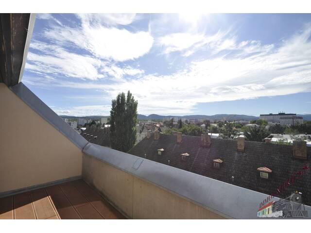 Immobilie in Krems an der Donau - Willkommen über den Dächern der Stadt! Neu sanierte Dachterrassenwohnung mit Panoramablick in bester Lage nähe EKZ ALEX! - Bild 1