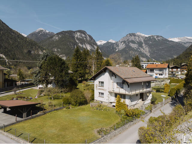 Immobilie in Nassereith - Wohnen mit Herz – Familienhaus auf großem Grundstück in ruhiger Lage – alt aber gepflegt - Bild 0