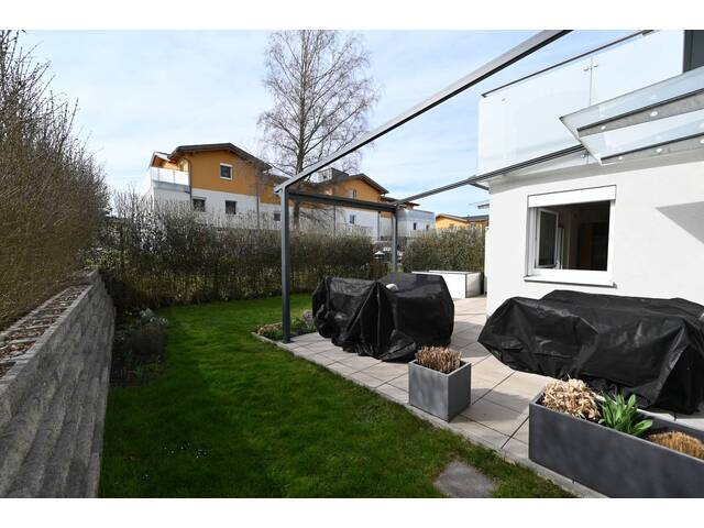 Immobilie in Nußdorf am Haunsberg - NUSSDORF Familienfreundliche 4-Zimmerwohnung mit Garten & Carport - Bild 0