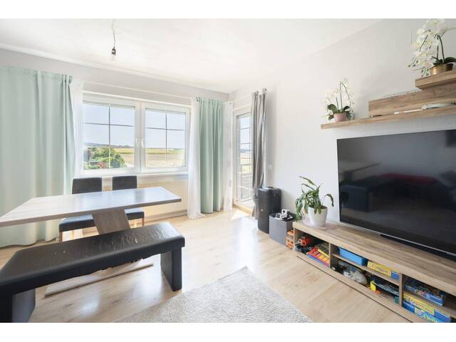 Immobilie in Hornstein - ** Beste Aussichten - Helle 4 Zimmerwohnung mit großer Loggia und Parkplatz ** - Bild 0