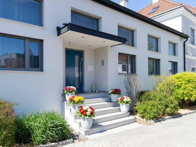 Immobilie in Weistrach - Hochwertige Luxusloft mit First-Class-Ausstattung im Herzen des Mostviertels! Koffer packen und einziehen! 245 m² € 1.832,- /m² - Bild 0