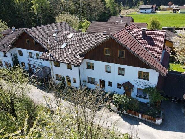 Immobilie in Bürmoos - REIHENHAUS MIT MODERNISIERUNGSBEDARF IN BÜRMOOS - Bild 0