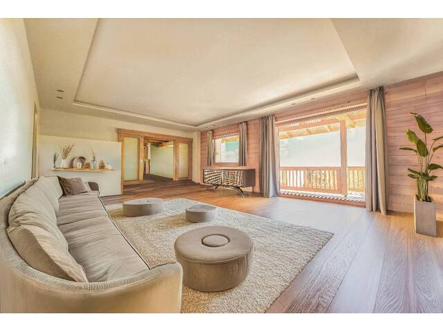Immobilie in Freinberg - Exklusive Landhausvilla mit Chalet-Charakter in idyllischer Grünruhelage nahe Schärding und Passau - Bild 2