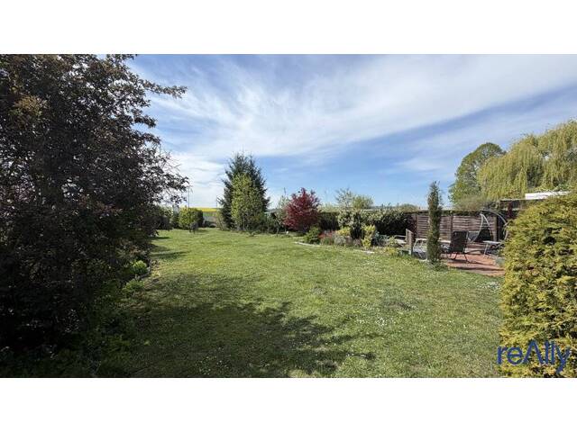 Immobilie in Neusiedl an der Zaya - Charmanter Bungalow auf 1.089 m² Eigengrund - großer Garten mit zwei Einfahrten & viel Ausbaupotenzial - Bild 1