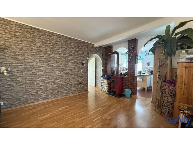Immobilie in Neusiedl an der Zaya - Charmanter Bungalow auf 1.089 m² Eigengrund - großer Garten mit zwei Einfahrten & viel Ausbaupotenzial - Bild 2