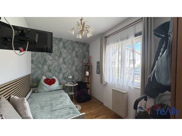 Immobilie in Neusiedl an der Zaya - Charmanter Bungalow auf 1.089 m² Eigengrund - großer Garten mit zwei Einfahrten & viel Ausbaupotenzial - Bild 3