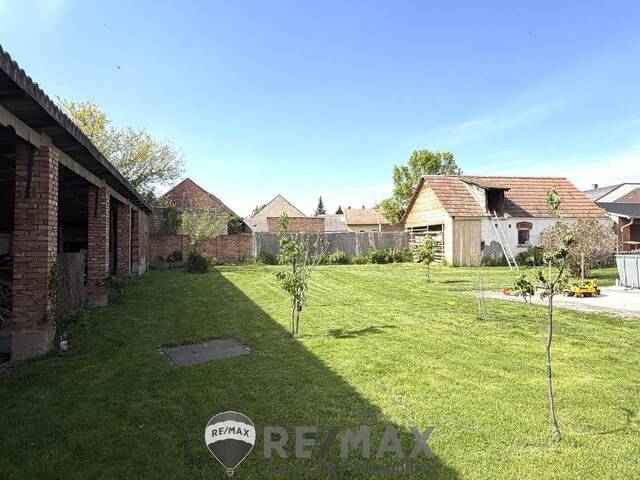 Immobilie in Göttlesbrunn - Einfamilienhaus mit Ausbau- & Grundstück mit Teilungspotenzial - Bild 0