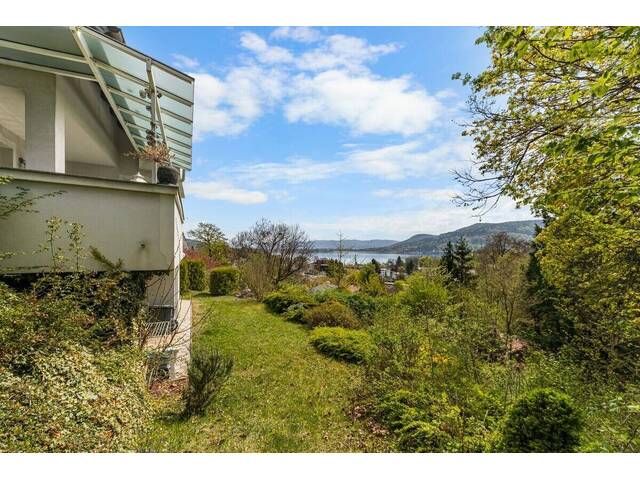Immobilie in Krumpendorf - Wohntraum mit 1.735 m² Grundstück in begehrter Aussichtslage mit Seeblick samt Einliegerwohnung - Bild 0