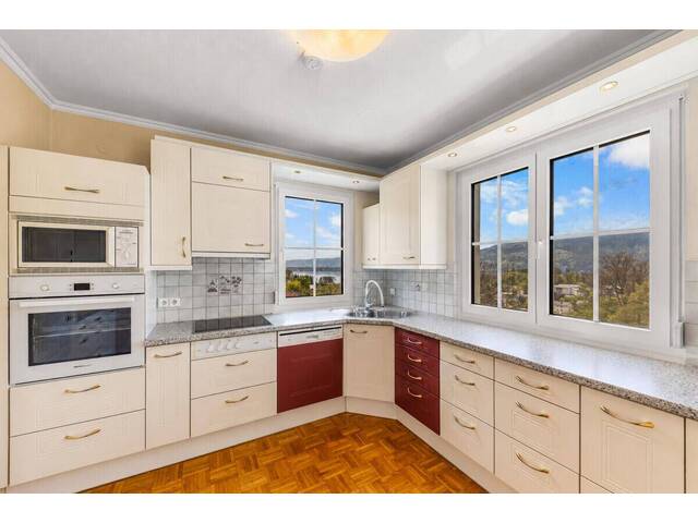 Immobilie in Krumpendorf - Wohntraum mit 1.735 m² Grundstück in begehrter Aussichtslage mit Seeblick samt Einliegerwohnung - Bild 2