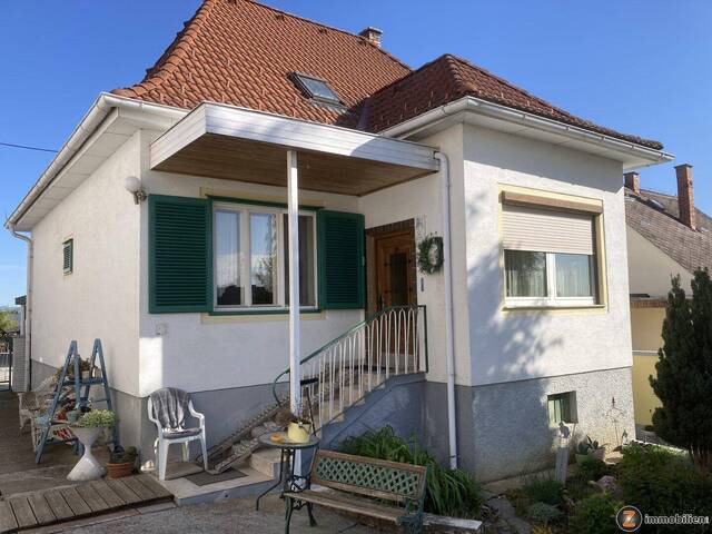 Immobilie in Großpetersdorf - Einfamilienhaus mit Nebengebäuden und gepflegtem Garten! - Bild 0
