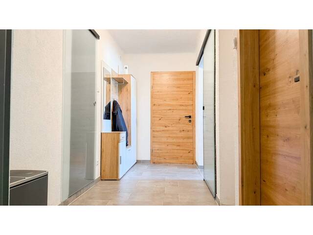 Immobilie in Lambach - Sanierte 2-Zimmer-Dachgeschosswohnung in Lambach - kompakt & modern - Bild 1