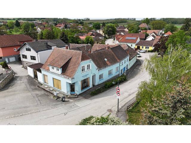 Immobilie in Platt - Wohnhaus mit ehemaligen Geschäftsflächen & Nebengebäude in Platt (Retzer Land) - Bild 0