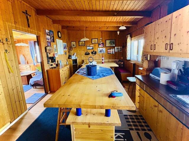 Immobilie in Rust - PRIVATSPHÄRE und FLIESSWASSER - FLACHDACHHÜTTE IN DER RUSTER BUCHT AUF PACHTGRUND ZU KAUFEN - Bild 2