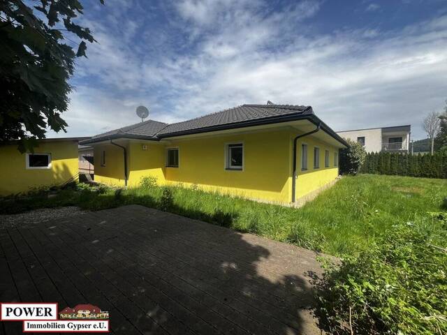 Immobilie in Mattighofen - Charmanter 5-Zi-Bungalow in Mattighofen mit Garten, Garage & moderner Ausstattung! - Bild 0