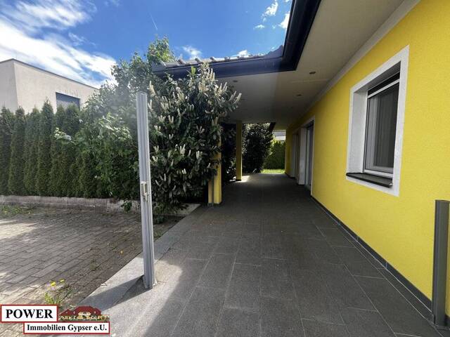Immobilie in Mattighofen - Charmanter 5-Zi-Bungalow in Mattighofen mit Garten, Garage & moderner Ausstattung! - Bild 1