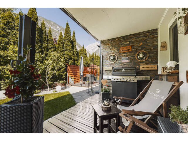 Immobilie in Landeck - Luxuriöse 4-Zimmer-Traumwohnung mit sonniger Terrasse und Gartenidylle - Bild 0