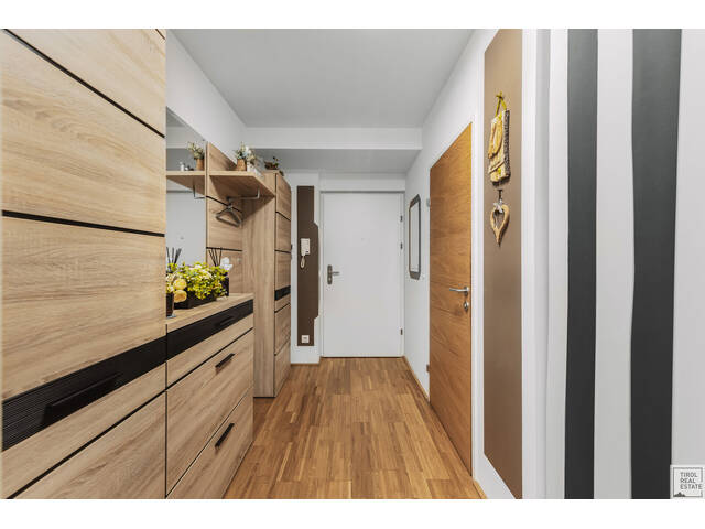 Immobilie in Landeck - Luxuriöse 4-Zimmer-Traumwohnung mit sonniger Terrasse und Gartenidylle - Bild 1