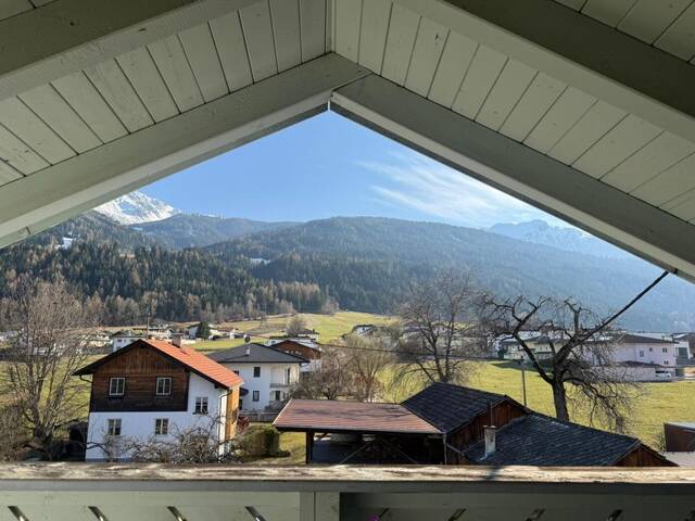 Immobilie in Götzens - Ruhig gelegenes Mehrparteienhaus mit schöner Aussicht und viel Potenzial - Bild 0