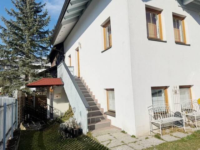 Immobilie in Götzens - Ruhig gelegenes Mehrparteienhaus mit schöner Aussicht und viel Potenzial - Bild 1