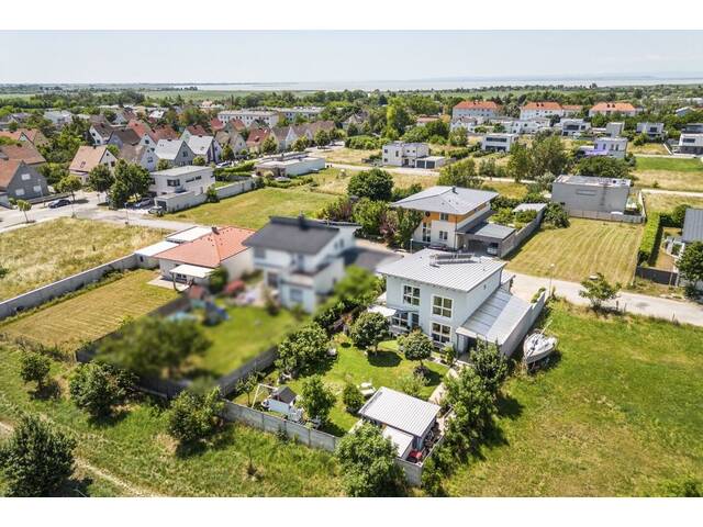 Immobilie in Neusiedl am See - EINFAMILIENHAUS MIT GARTENOASE UND EINLIEGERWOHNUNG ZUM WOHLFÜHLEN - Bild 3