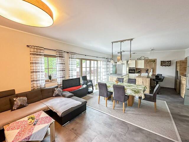 Immobilie in Desselbrunn - Neuwertige 3-Zimmer-Eigentumswohnung mit großer Terrasse & Garten - Bild 1