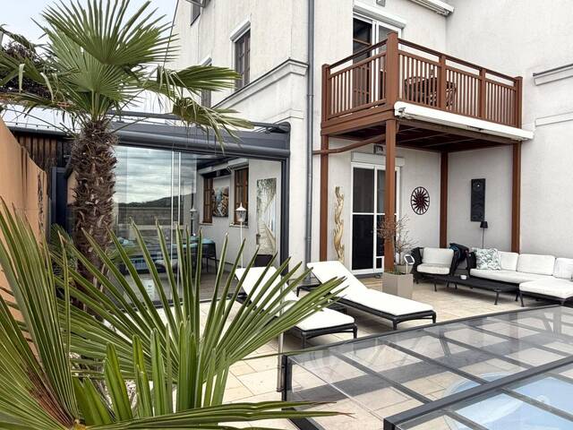 Immobilie in Unterrohrbach - Exklusive Wohneinheit im Eckreihenhaus mit Luxusgarten & Pool // Exclusive unit in a corner townhouse with a luxurious garden and pool // - Bild 0
