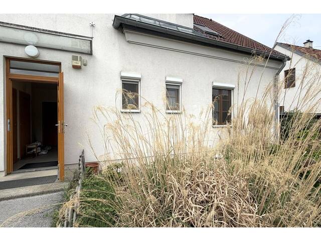 Immobilie in Unterrohrbach - Exklusive Wohneinheit im Eckreihenhaus mit Luxusgarten & Pool // Exclusive unit in a corner townhouse with a luxurious garden and pool // - Bild 4