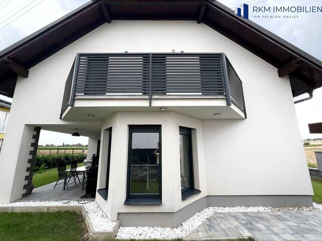 Immobilie in Gerasdorf - Luxuriöses Einfamilienhaus in Gerasdorf: 6 Zimmer, 207m², Terrasse & Balkone! - Bild 0