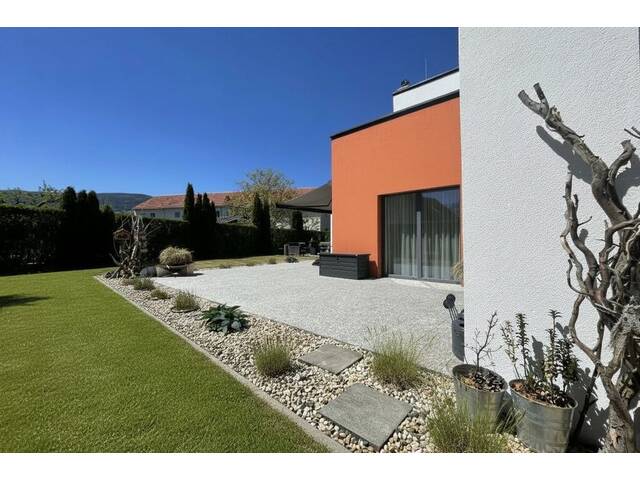 Immobilie in Pöllau - Pöllau - Designerhaus mit Panoramadachterrasse, zwei Wohneinheiten und Premium Garagenlösung Platz für 5 Autos - sehr interessant für Oldtimer oder Luxusautos - Bild 4