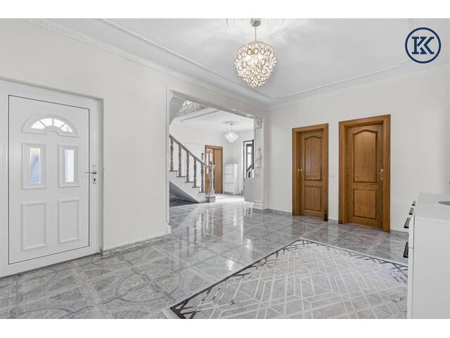 Immobilie in Schöngrabern - „Großzügiges Haus mit 10 Zimmern, ideal auch für zwei Familien geeignet.“ - Bild 4