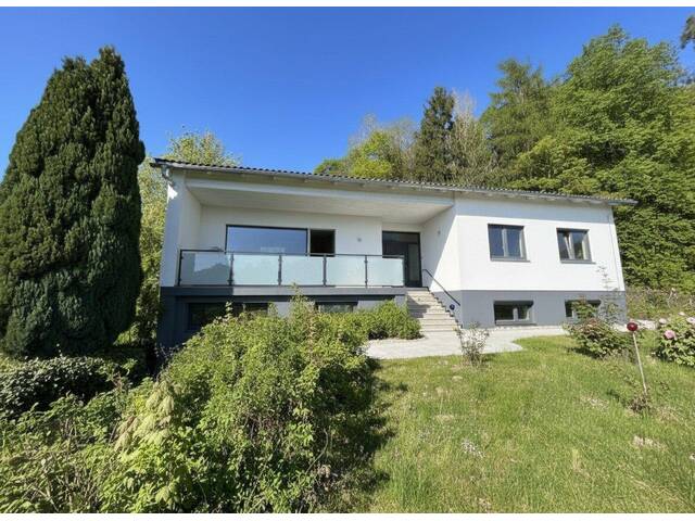 Immobilie in Feldkirchen an der Donau - Haus - Rohdiamant | viel Fläche – großes Potenzial – starke Perspektive | ideal für Heimwerker - Bild 4