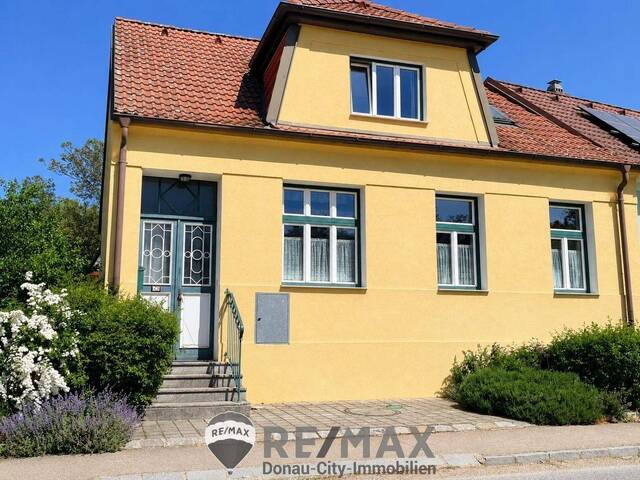 Immobilie in Großweikersdorf - Charmantes Haus mit Terrasse, Garten und Wohlfühlatmosphäre - Bild 0
