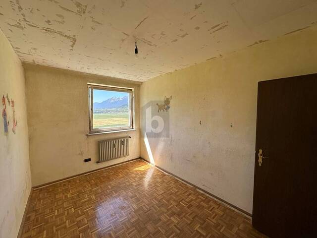 Immobilie in Wattens - RENOVIERUNGSBEDÜRFTIGE WOHNUNG MIT OST- UND WESTBALKON UND IDEALER RAUMAUFTEILUNG - Bild 4